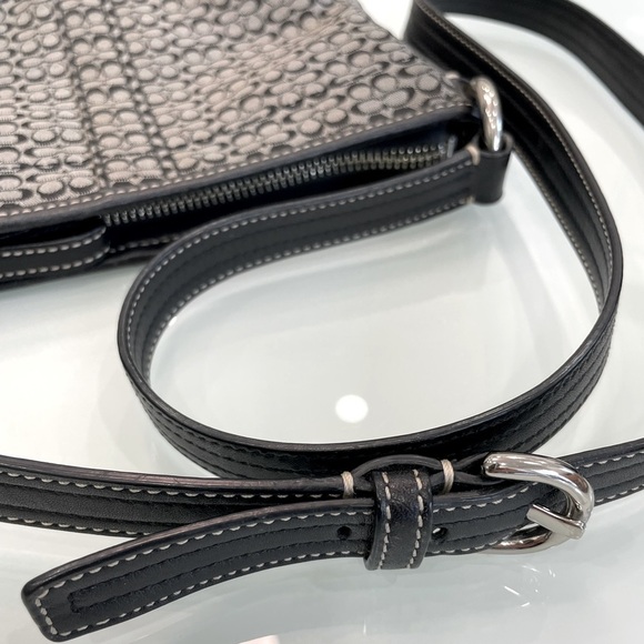 Vintage COACH Crossbody Leather Bag / Purse - Picture 5 of 8